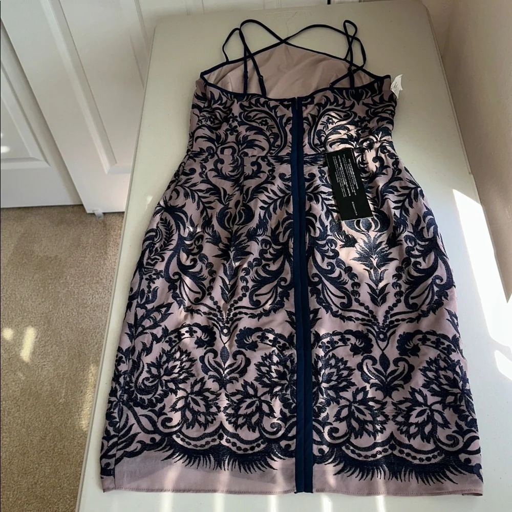 New with tag on BCBGMaxAzria Lilac Mauve Patterned Dress. - Picture 7 of 16